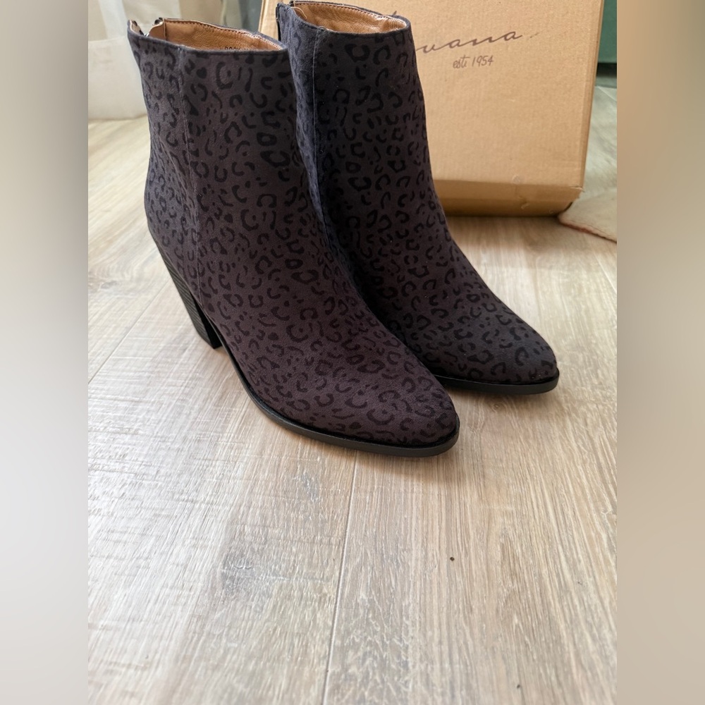 Vintage Havana Leopard Print Ankle Boots size 8.5